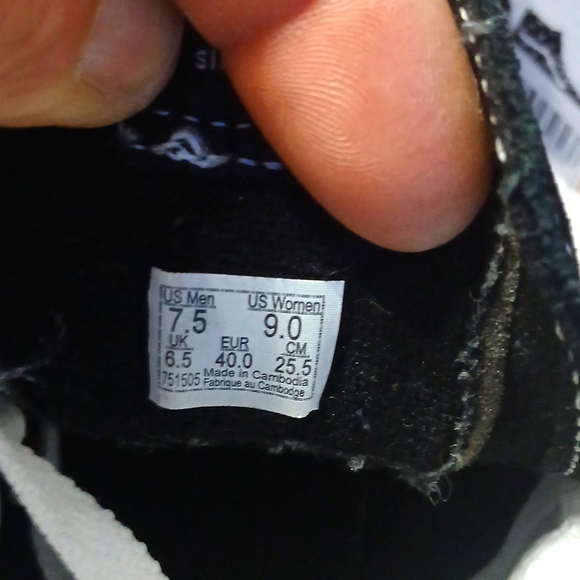 men size 7.5 women 9.0SK8 high tops. - Picture 3 of 8